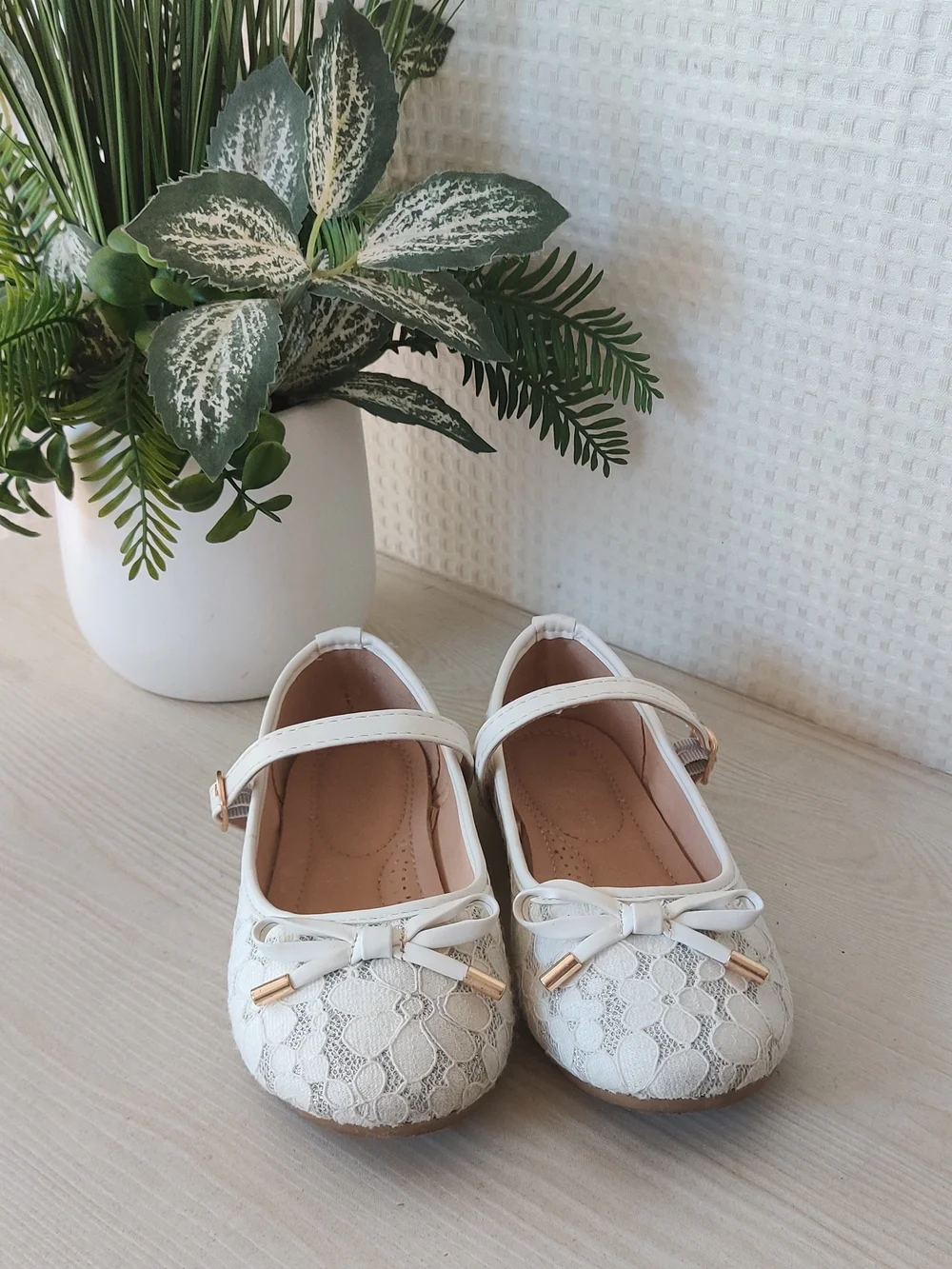 Lucky Top Girls Off White Floral Lace Mary Jane Flats w/Bow Size 1